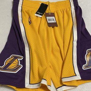 NWT Mitchell and Ness LA Lakers Shorts Size L